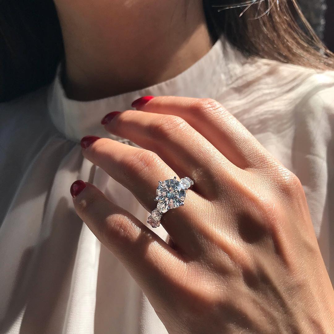 4 carat diamond on size 7 finger
